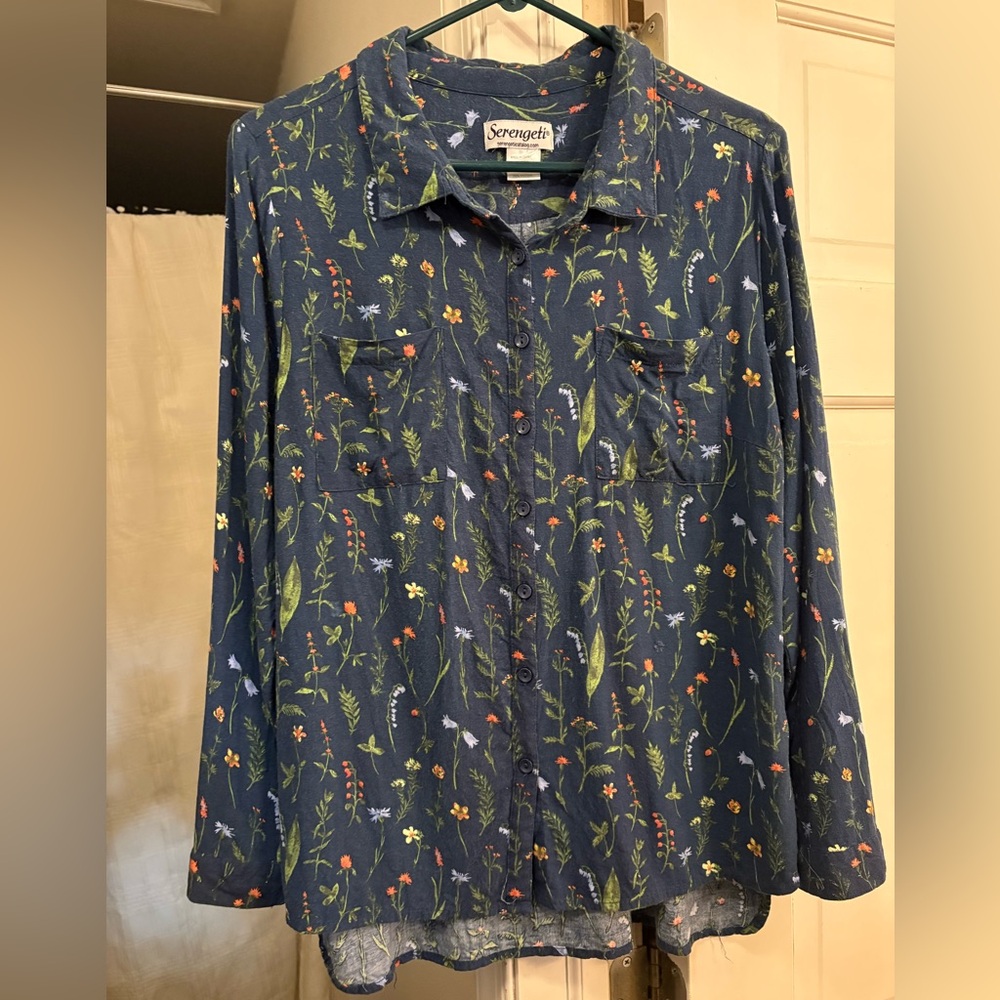 3/$10 Serengeti Viscose Floral Long Sleeve Button-Up Navy Blouse L —flaws